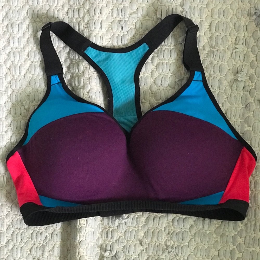 Color block VSX Sports bra 38C
